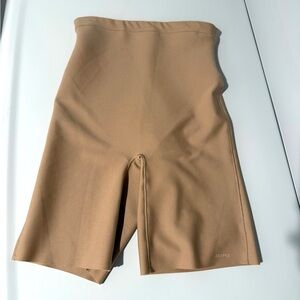 SKIMS Clay XS Body Core Sculpt Mid Rise Shorts